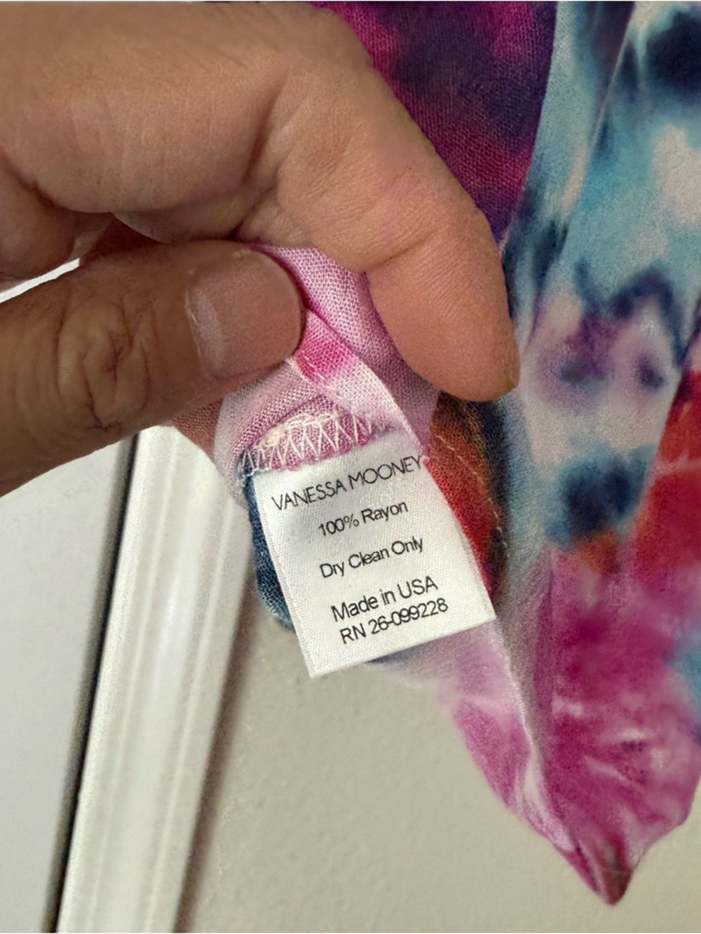 NWT Vanessa Mooney multicolor pink tie dye rayon gauze cropped tie front top - Picture 5 of 5